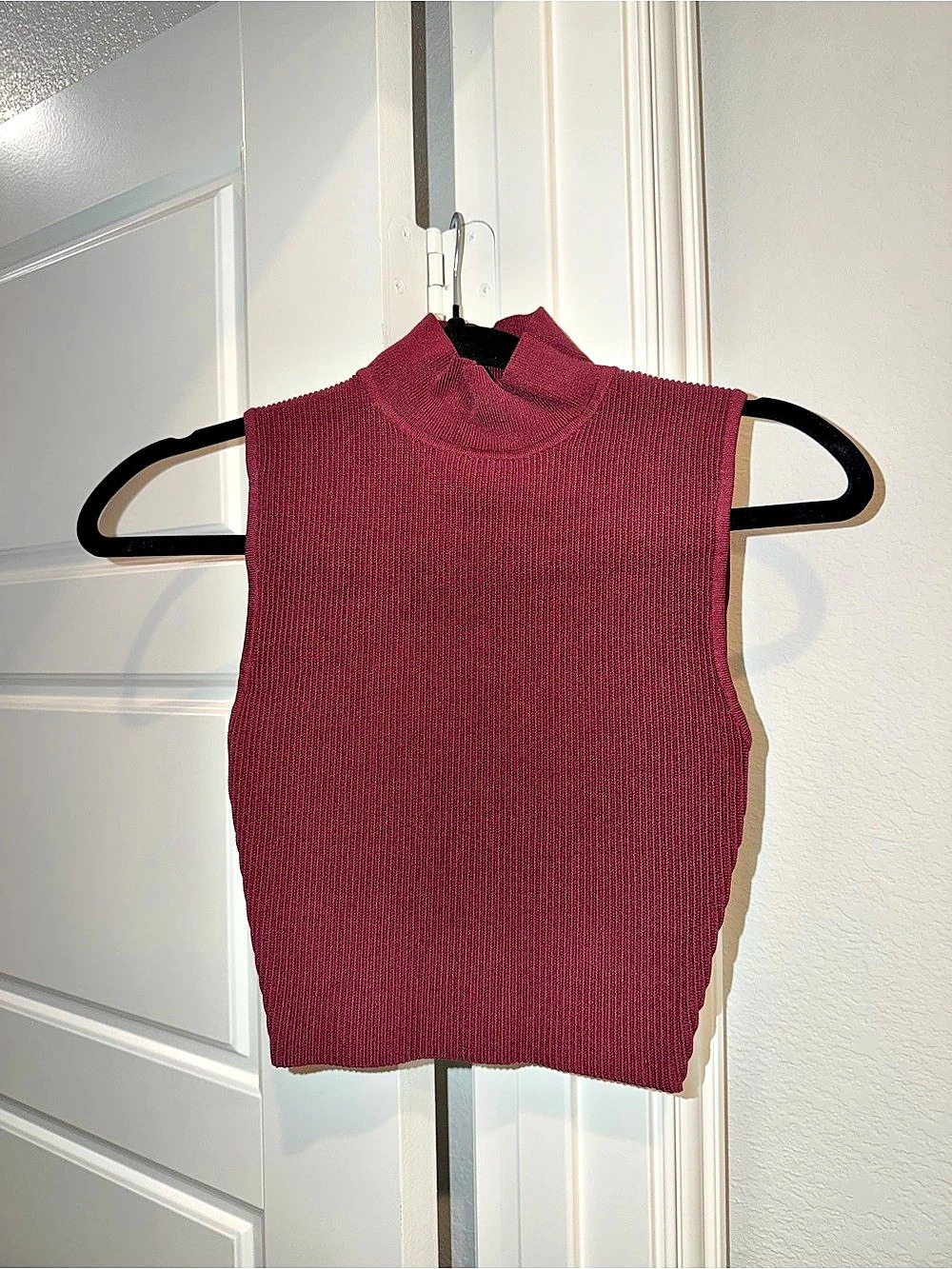 Aritzia Babaton Sculpt Knit Mockneck Tank Burgundy XS